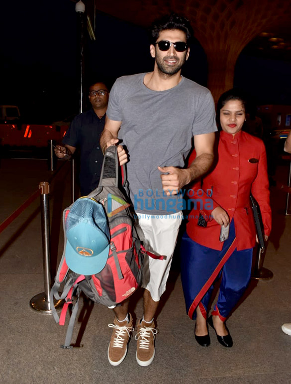 alia bhatt kangana ranaut varun dhawan and others snapped at the airport 006 2