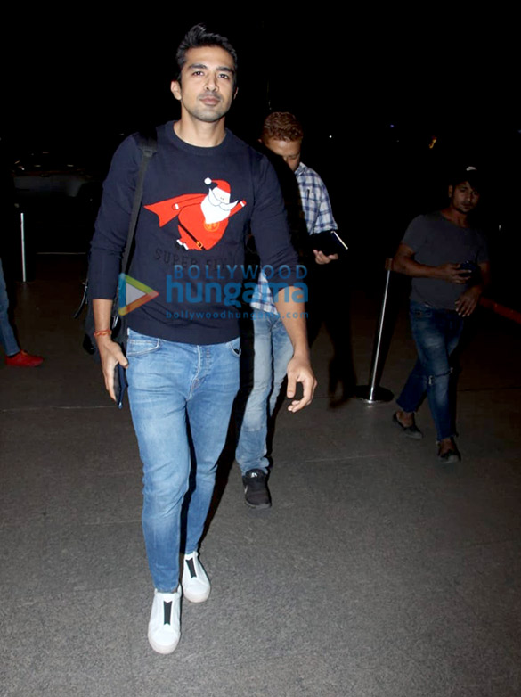 alia bhatt varun dhawan tamannaah bhatia and others snapped at the airport 6