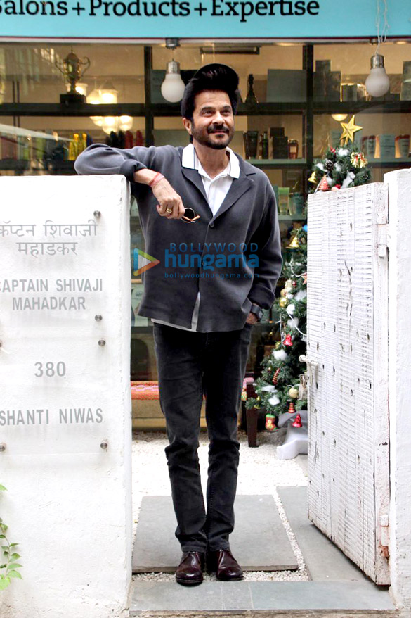 anil kapoor spotted at bblunt 3 2