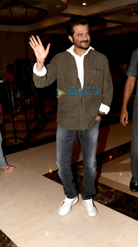 anil kapoor and sara ali khan snapped at jw marriott juhu 5