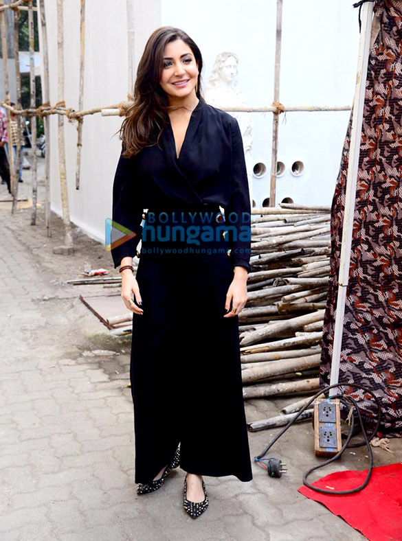anushka sharma and katrina kaif snapped promoting zero in bandra 3