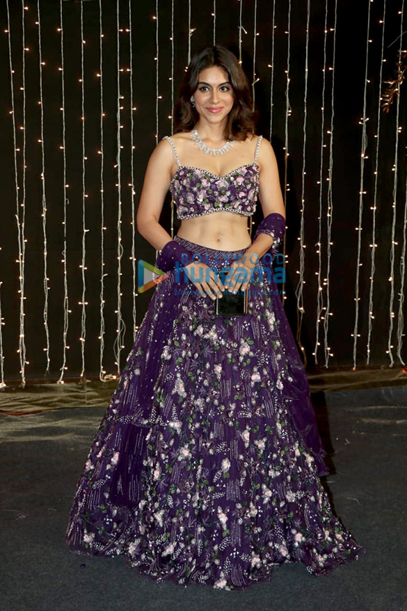 celebs grace nick jonas and priyanka chopras wedding reception 9 2