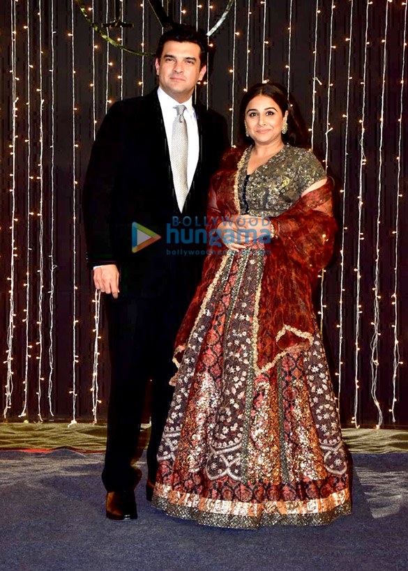 celebs grace nick jonas and priyanka chopras wedding reception3 33