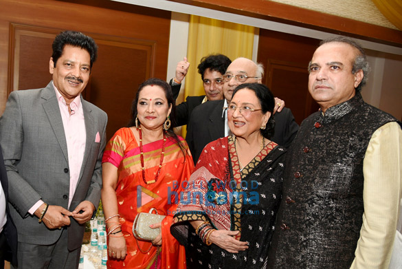 celebs grace tabassums granddaughter karishmas wedding ceremony 12