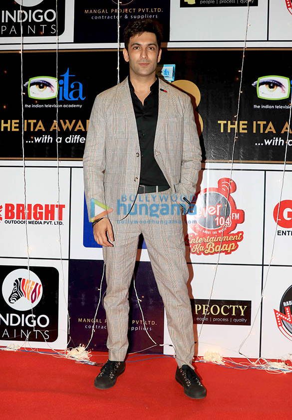 celebs grace the 18th ita awards 2018 4