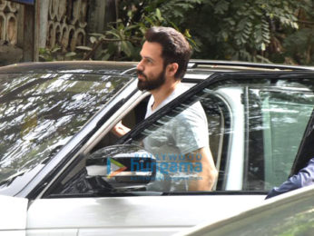 Emraan Hashmi spotted in Bandra