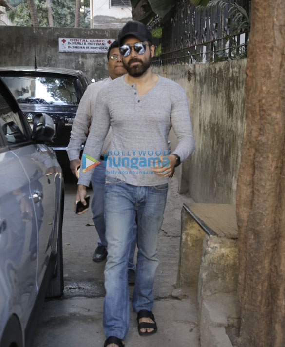 emraan hashmi spotted in bandra 3 3