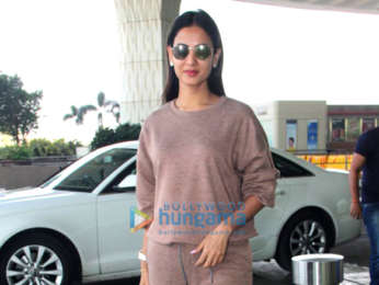 Hrithik Roshan, Shraddha Kapoor, Daisy Shah and others snapped at the airport