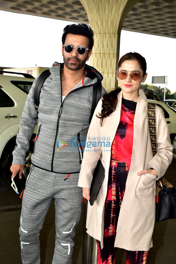 jacqueline fernandez kanika kapoor shabana azmi and others snapped at the airport 4 2