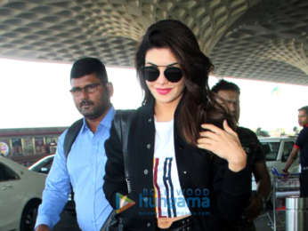 Jacqueline Fernandez, Kartik Aaryan, Anupam Kher and others snapped at the airport