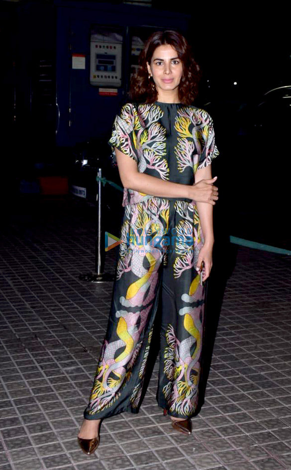 janhvi kapoor sara ali khan and others grace the special screening of kedarnath 10