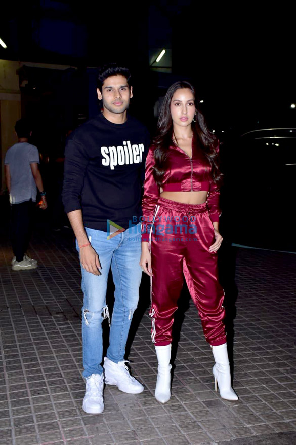 janhvi kapoor sara ali khan and others grace the special screening of kedarnath 13