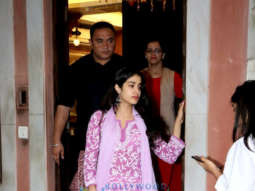 Janhvi Kapoor spotted in Juhu