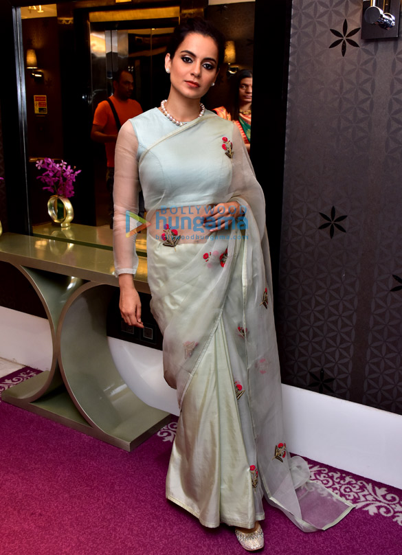 kangana ranaut snapped during manikarnika interviews post trailer launch 3