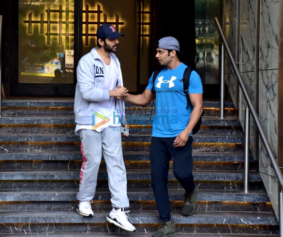 Kartik Aaryan snapped at Think Fitness in Juhu Kartik Aaryan snapped at Think Fitness in Juhu