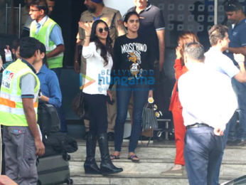 Ranveer Singh, Deepika Padukone and others snapped at the airport