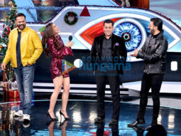 Ranveer Singh, Sara Ali Khan, Rohit Shetty snapped with Salman Khan and contestants on Bigg Boss 12 set