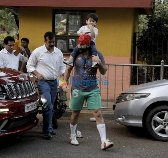 saif ali khan and taimur ali khan snapped in bandra 2 3