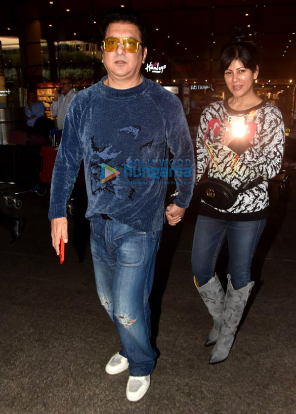 sara ali khan sushant singh rajput sonnalli seygall and others snapped at the airport 2