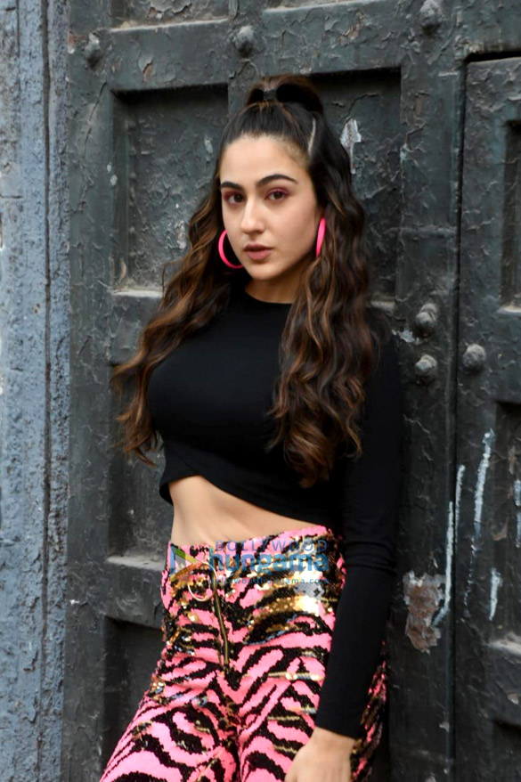 sara ali khan snapped out and about in mumbai 2
