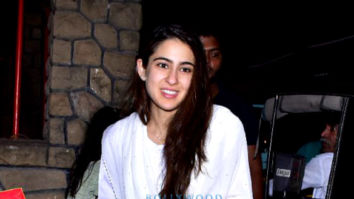 Sara Ali Khan with Amrita Singh spotted at Shani Mandir, Juhu