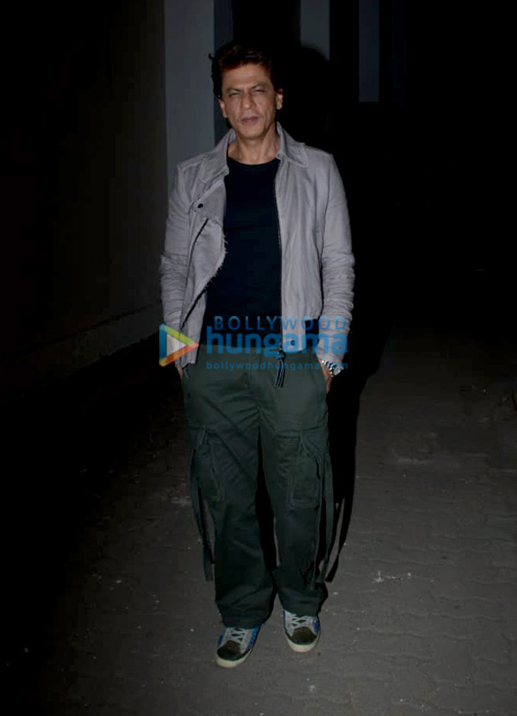 shah rukh khan snapped during zero promotion at mehboob studios 3