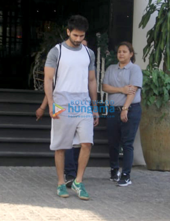 shahid kapoor spotted at soho house in juhu 2