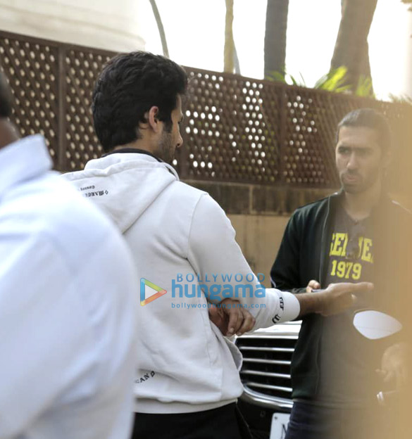 shahid kapoor spotted in juhu 4 2