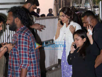 Sonam Kapoor Ahuja spotted on location of a shoot in Andheri