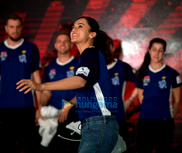 taapsee pannu snapped at the unveiling of the new jersey of her badminton team pune7aces 3