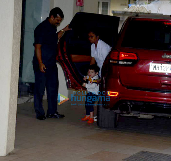taimur ali khan snapped in bandra 3 16