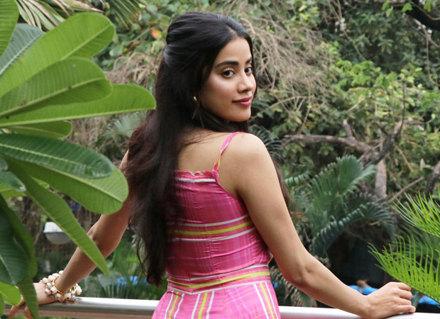 Takht – Janhvi Kapoor starts off the prep by learning Urdu Takht – Janhvi Kapoor starts off the prep by learning Urdu