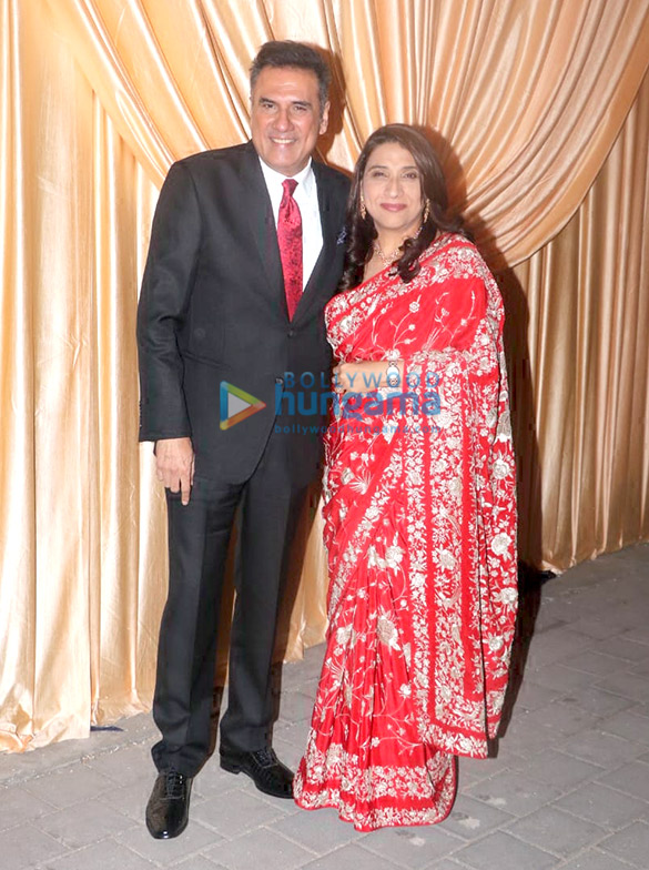 the ambani family arrives at isha ambani anand piramal wedding reception at reliance jio garden 10