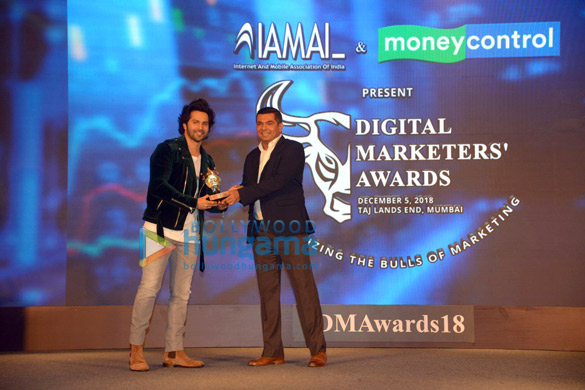 varun dhawan graces the digital marketers awards 1