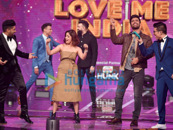 Vicky Kaushal and Yami Gautam snapped on sets of the reality show Love Me India grand finale