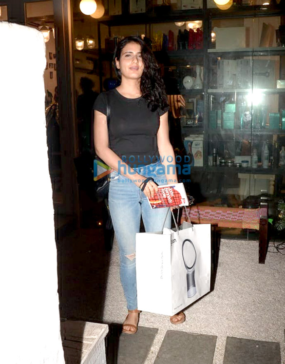 yami gautam and fatima sana shaikh spotted at bblunt salon in khar 6
