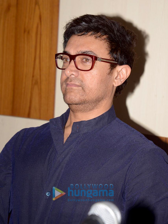aamir khan snapped at child obesity awareness event 3