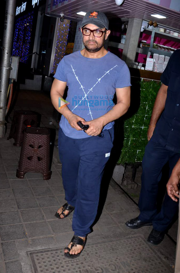 aamir khan spotted at a spa in bandra 3 4