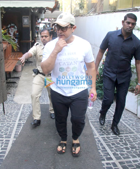 aamir khan spotted at spa in bandra 5 2