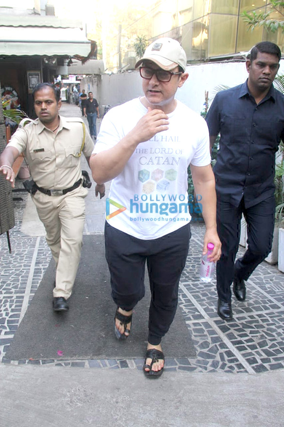 aamir khan spotted at spa in bandra 6 2
