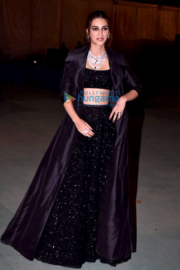 akshay kumar ajay devgn ranveer singh ranbir kapoor and others grace umang 2019 21