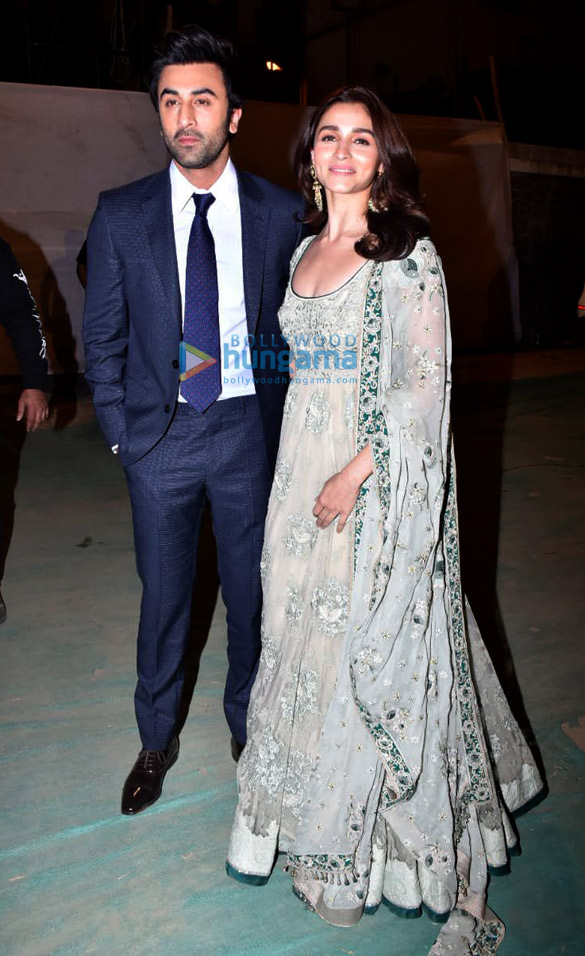 akshay kumar ajay devgn ranveer singh ranbir kapoor and others grace umang 2019 9