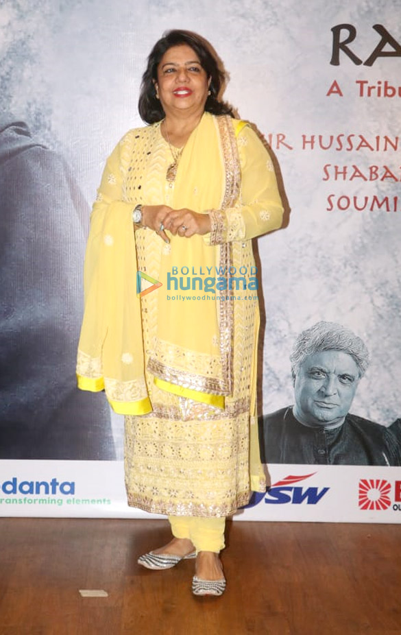 anil kapoor aishwarya rai bachchan and others snapped at the premiere of raag shayari 6