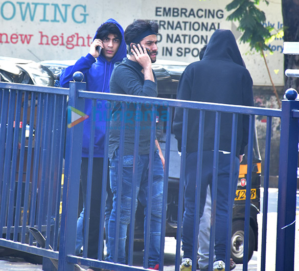 aryan khan spotted at juhu pvr 1