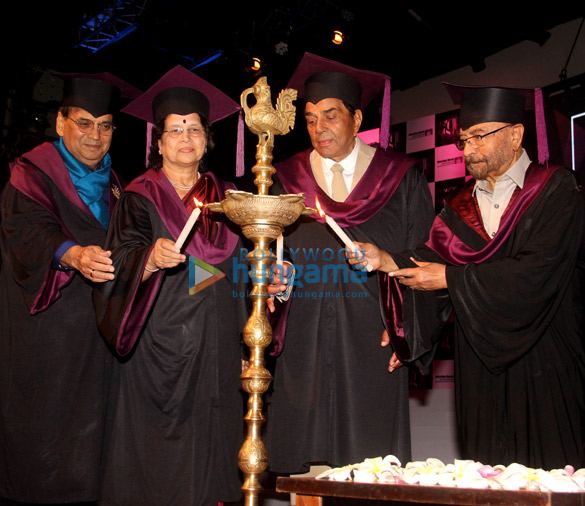 dharmendra and subhash ghai grace the wwi convocation ceremony of the class of 18 1