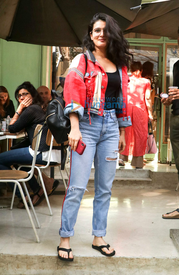 fatima sana shaikh spotted at the kitchen garden 3 3