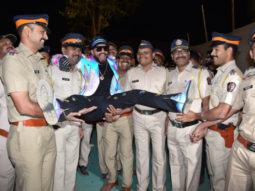 Ranveer Singh gets bashed on Instagram for his inappropriate picture with police officials at Umang 2019