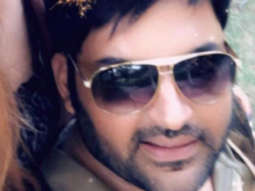 Kapil Sharma and Ginni Chatrath strike a lovey dovey pose, usher in New Year