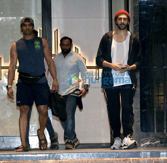 kartik aaryan snapped at the gym in juhu 1