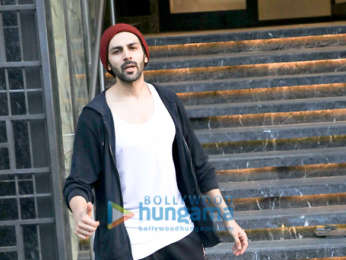 Kartik Aaryan snapped at the gym in Juhu